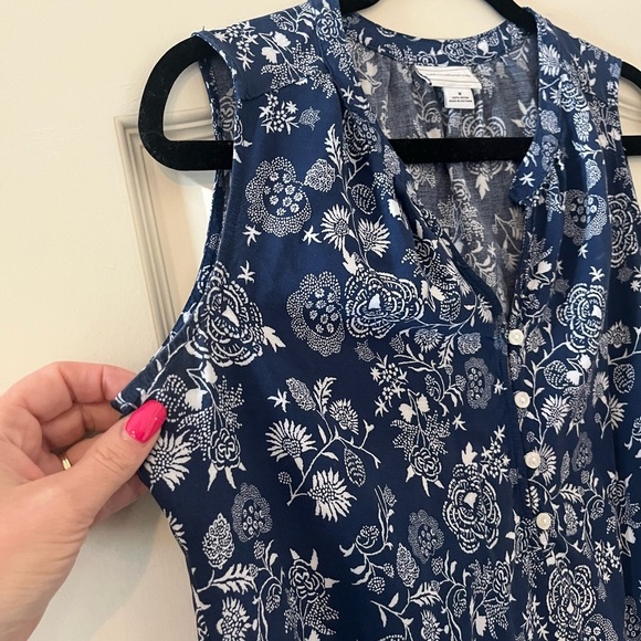 Liz Claiborne Rayon Sleeveless Blue Patterned Blouse Women’s Size Medium - Picture 7 of 12